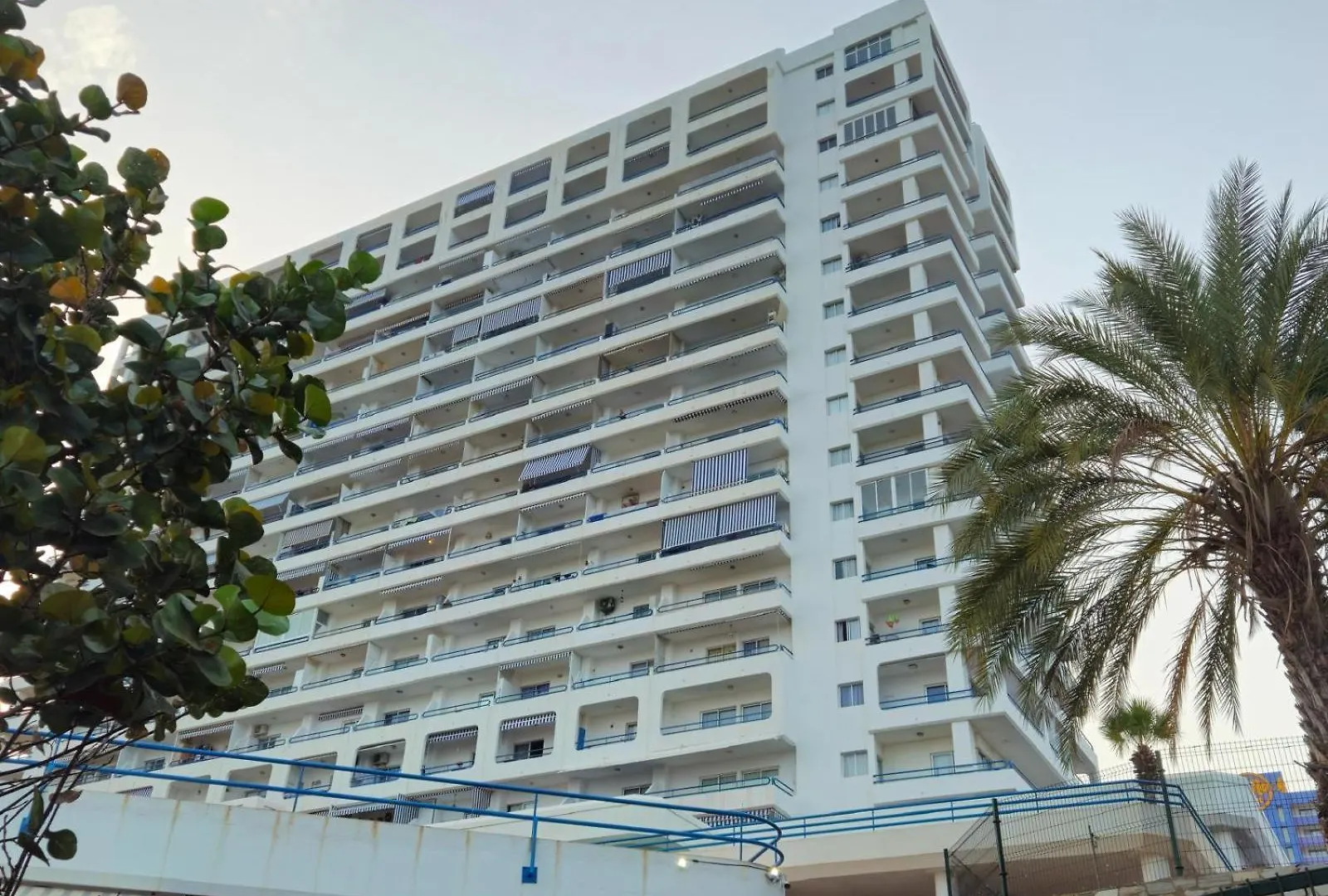 Apartment Amazing 2 Bedroom Flat With Beachfront And Pool, Paraiso Del Sur A306 Playa Paraiso  Spain